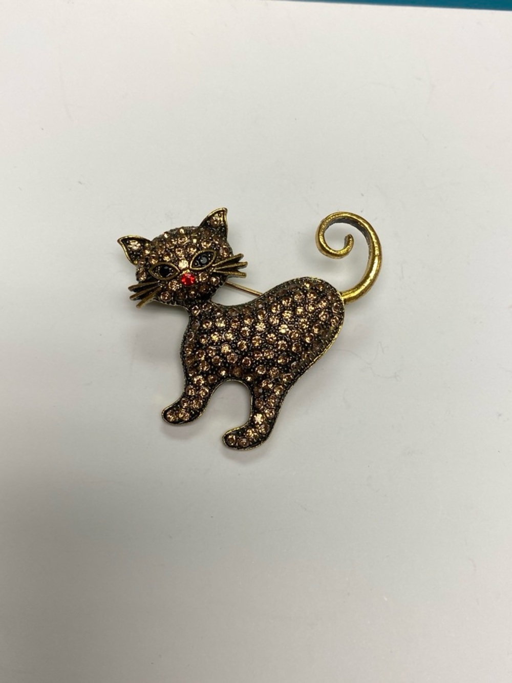 Vintage Gold-Tone Brown Crystal Cat Brooch - Sparkling Cat Pin